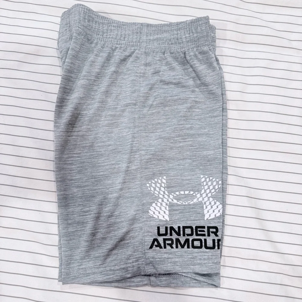 Boys Under Armour UA Tech Logo Shorts size 7